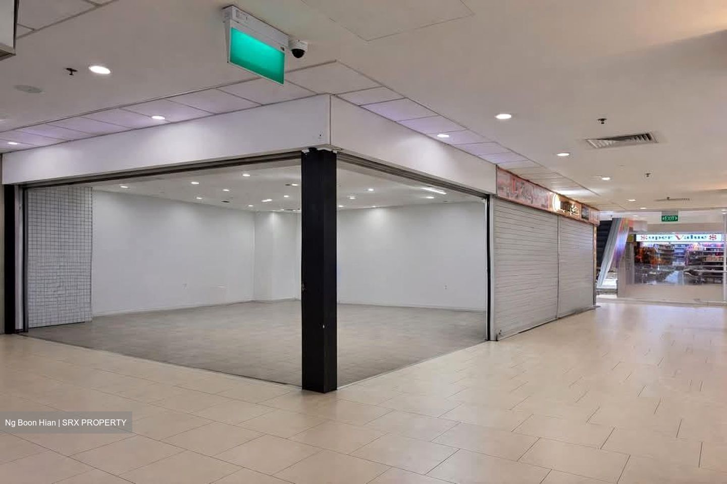 Lucky Plaza (D9), Shop House #557181041